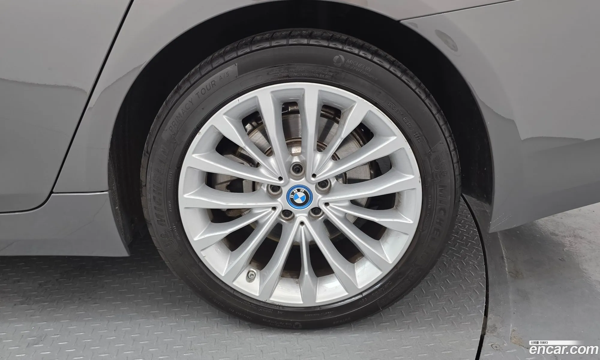 BMW 5 Series 2022 WBA51AG00NCJ84695 — 32