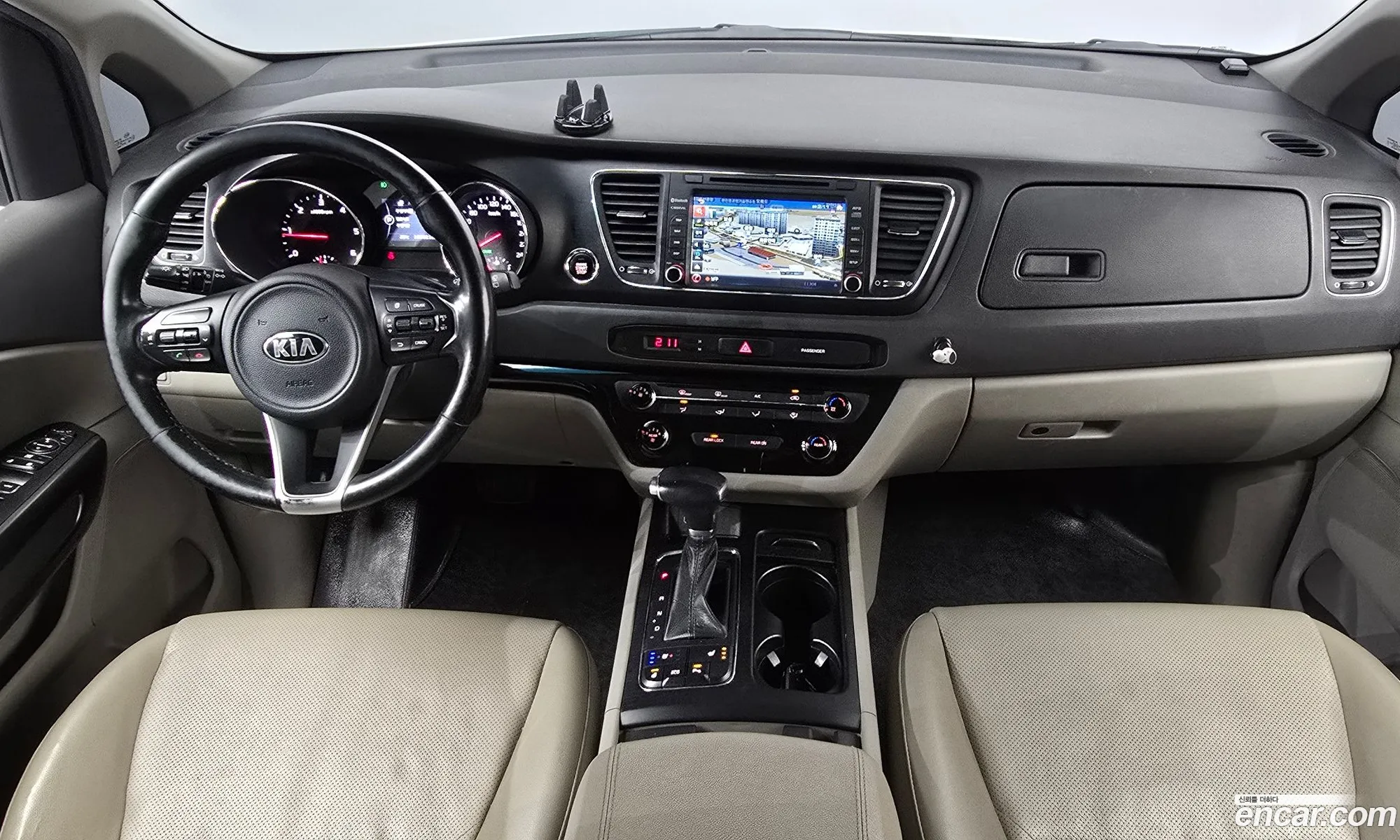 Kia Carnival 2017 — 10