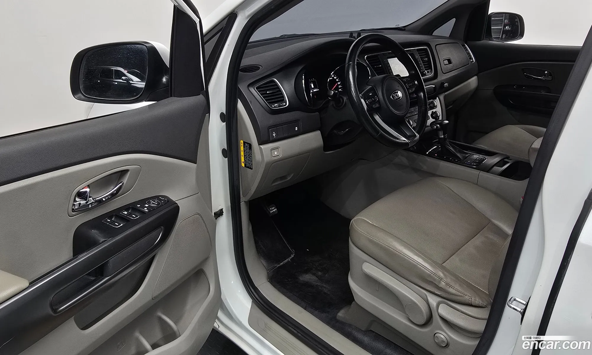 Kia Carnival 2017 — 18