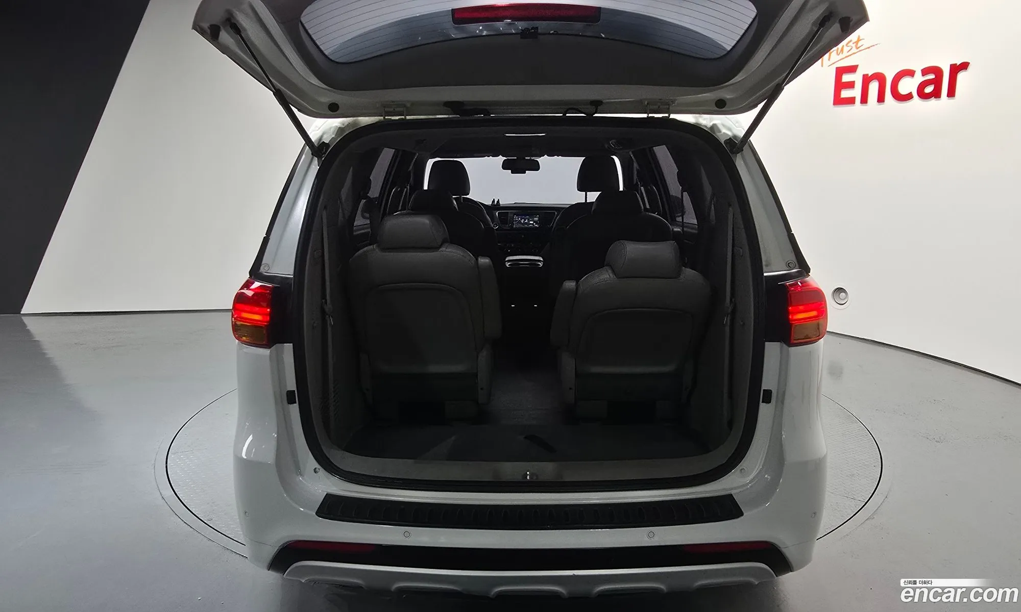 Kia Carnival 2017 — 13