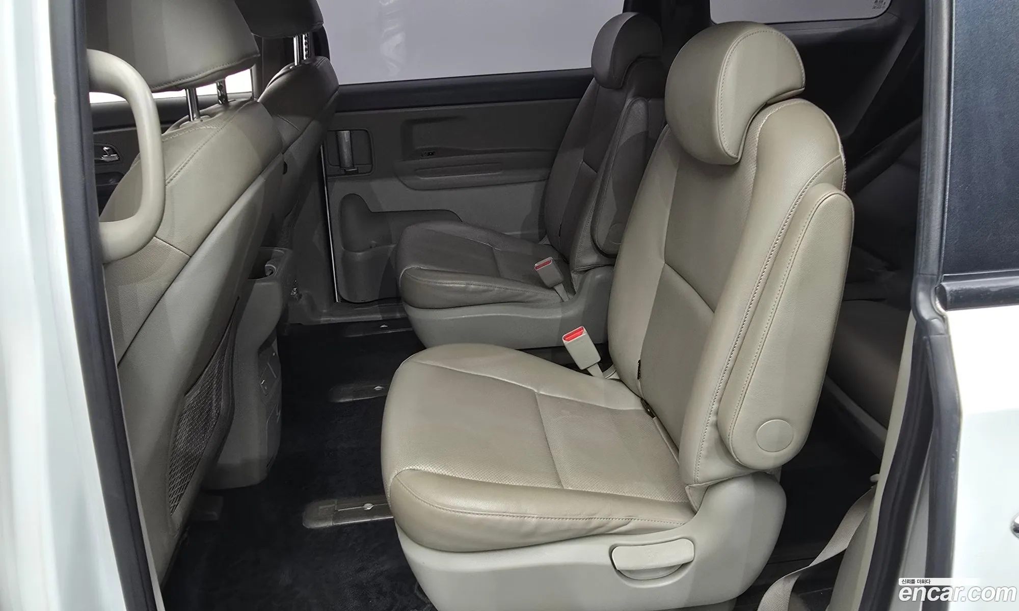 Kia Carnival 2017 — 2