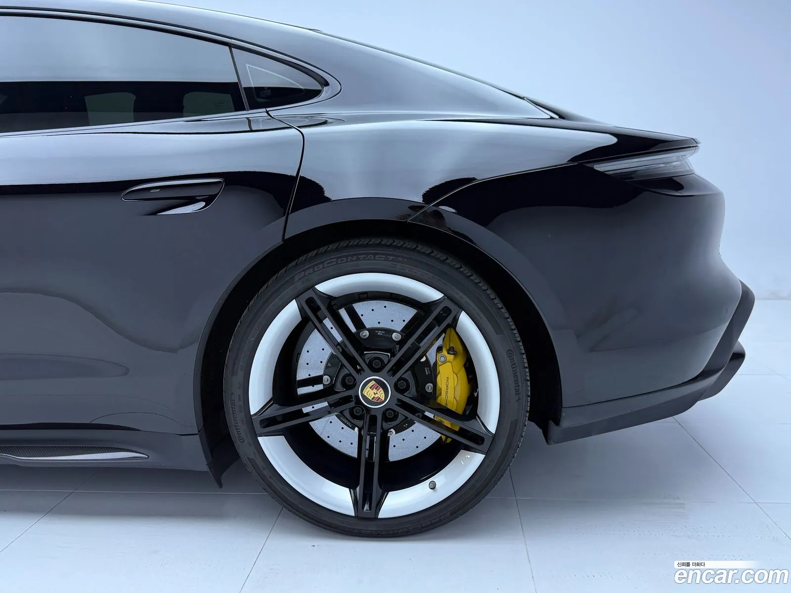 Porsche Taycan 2021 — 3