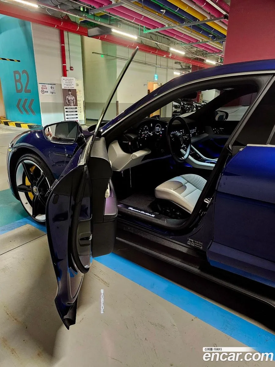 Porsche Taycan 2021 — 11
