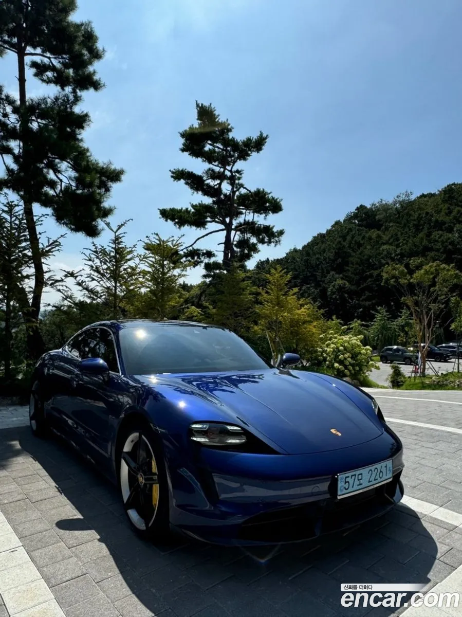 Porsche Taycan 2021 — 18