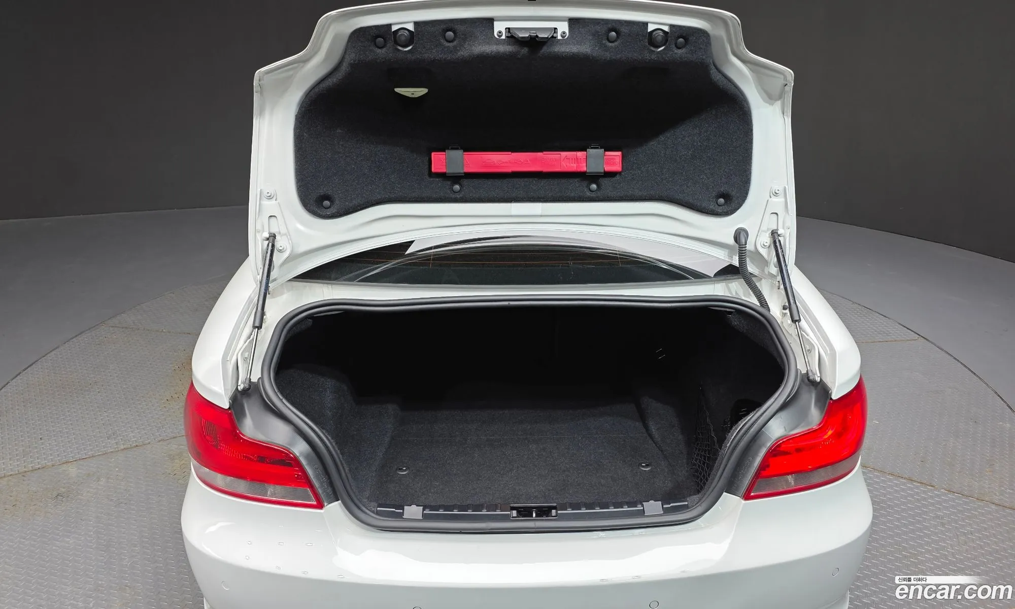 BMW 1 Series 2012 WBAUR3109CVL42400 — 17