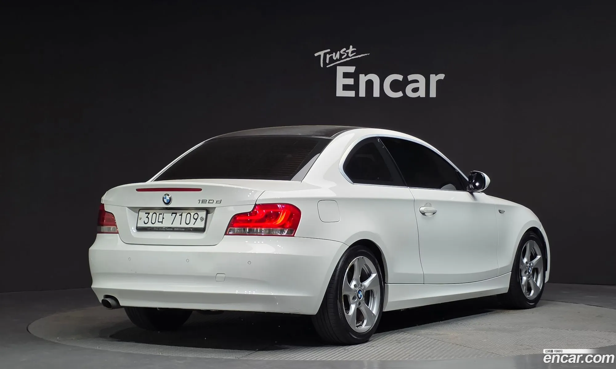BMW 1 Series 2012 WBAUR3109CVL42400 — 3