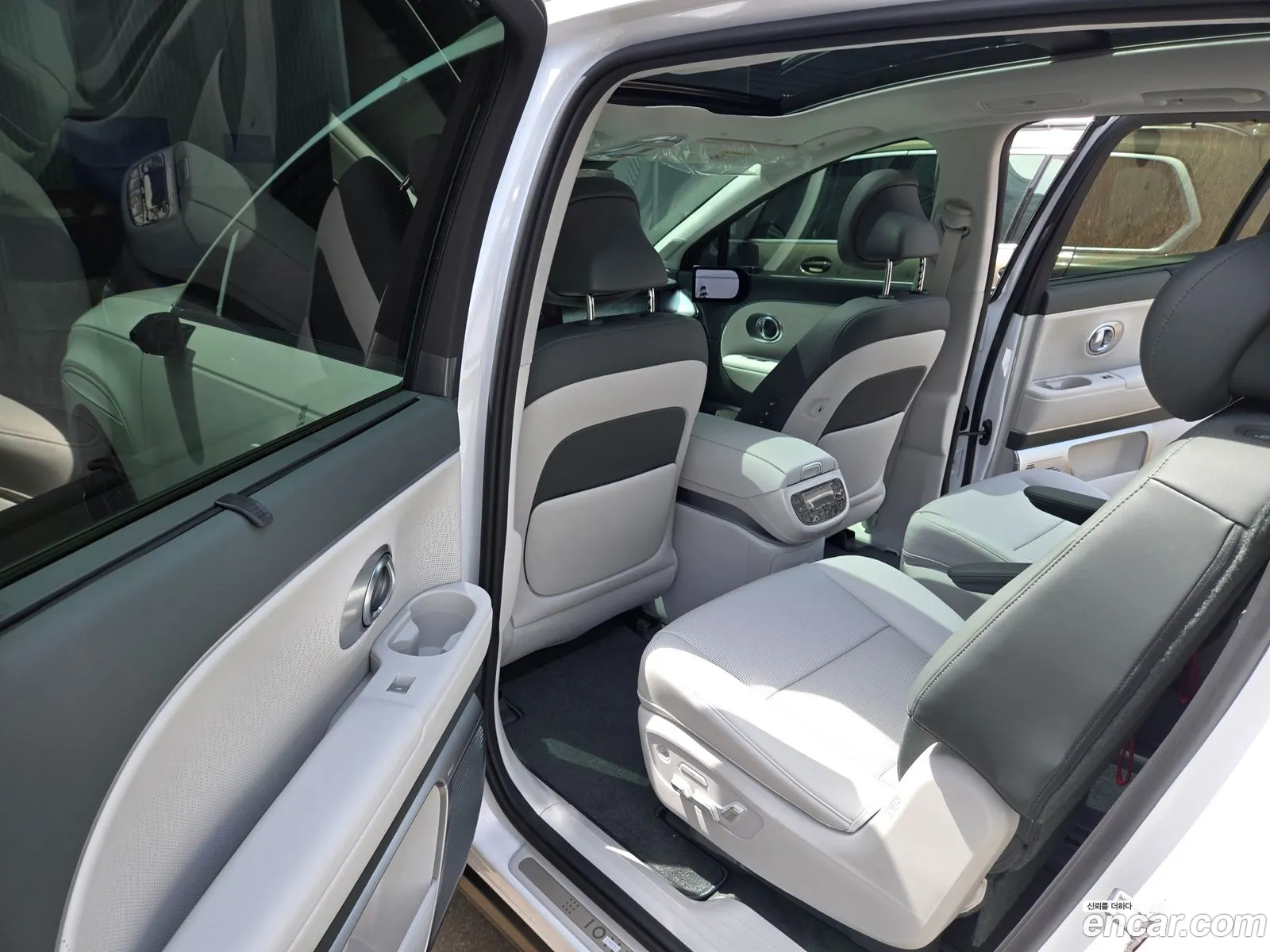 Hyundai Ioniq 9 2026 — 4