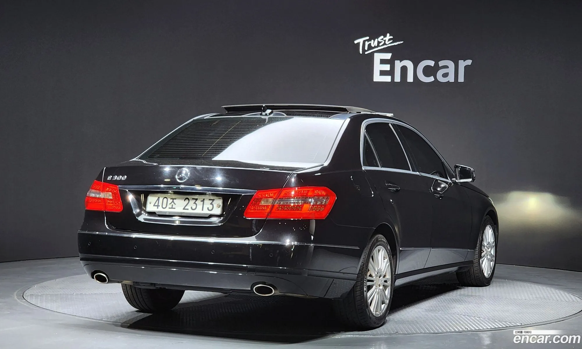 Mercedes-Benz E-Class W212 2012 WDDHF5DB5CA571997 — 19