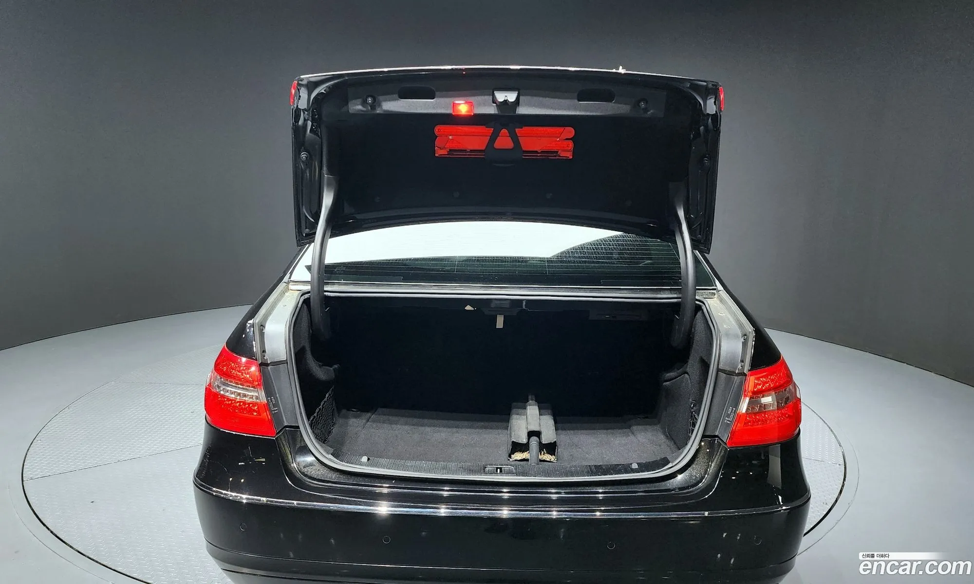 Mercedes-Benz E-Class W212 2012 WDDHF5DB5CA571997 — 13