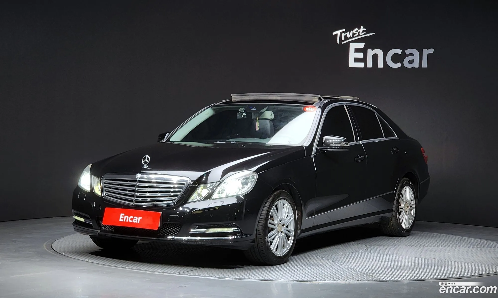 Mercedes-Benz E-Class W212 2012 WDDHF5DB5CA571997 — 7
