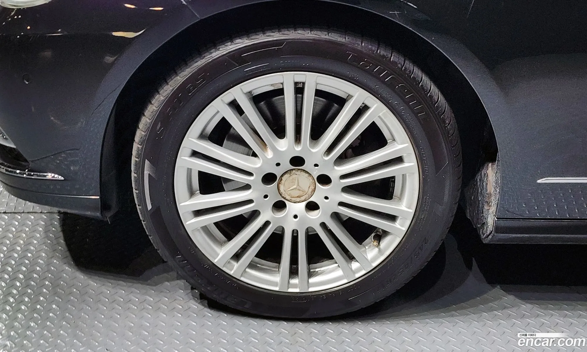 Mercedes-Benz E-Class W212 2012 WDDHF5DB5CA571997 — 16