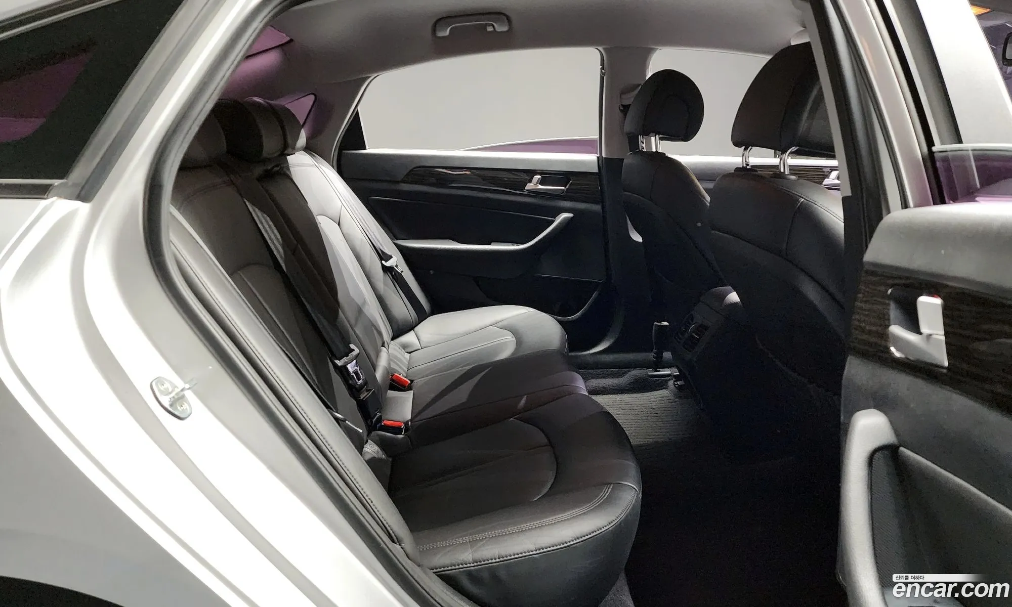 Hyundai LF Sonata 2015 — 12