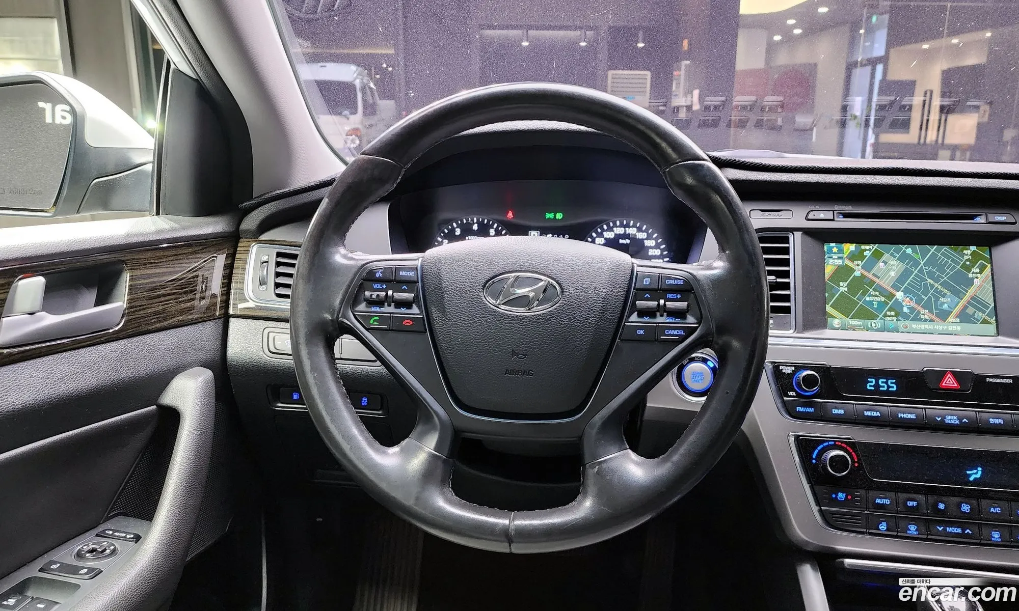 Hyundai LF Sonata 2015 — 19