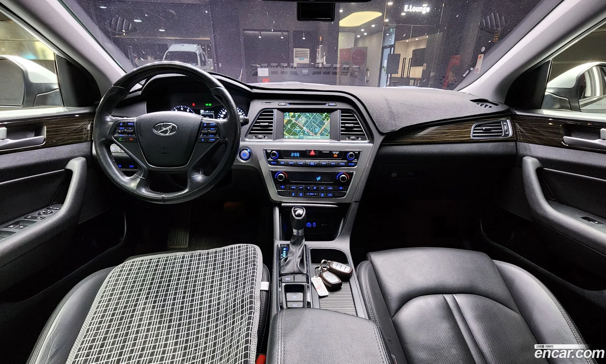 Hyundai LF Sonata 2015 — 11