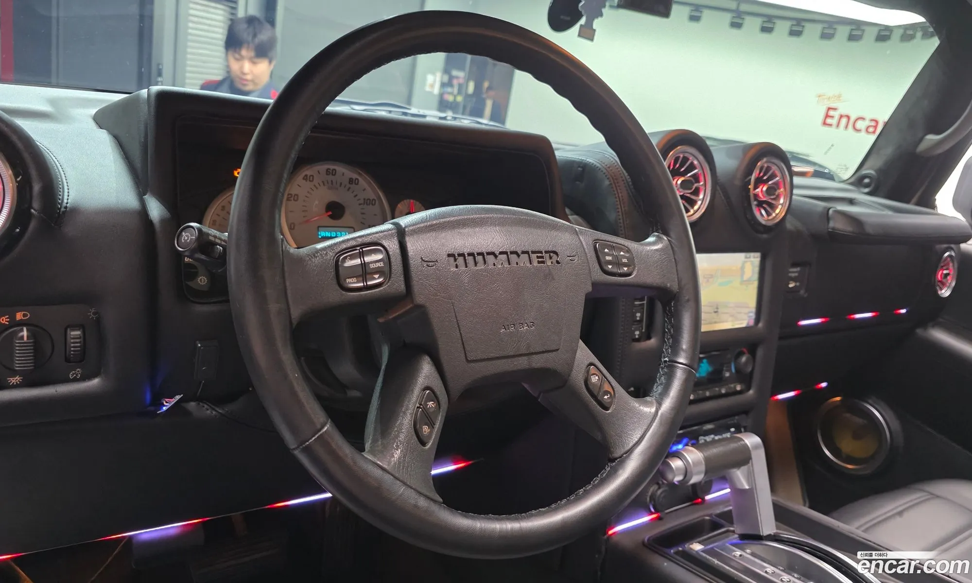 Hummer H2 2003 5GRGN23U53H144691 — 17