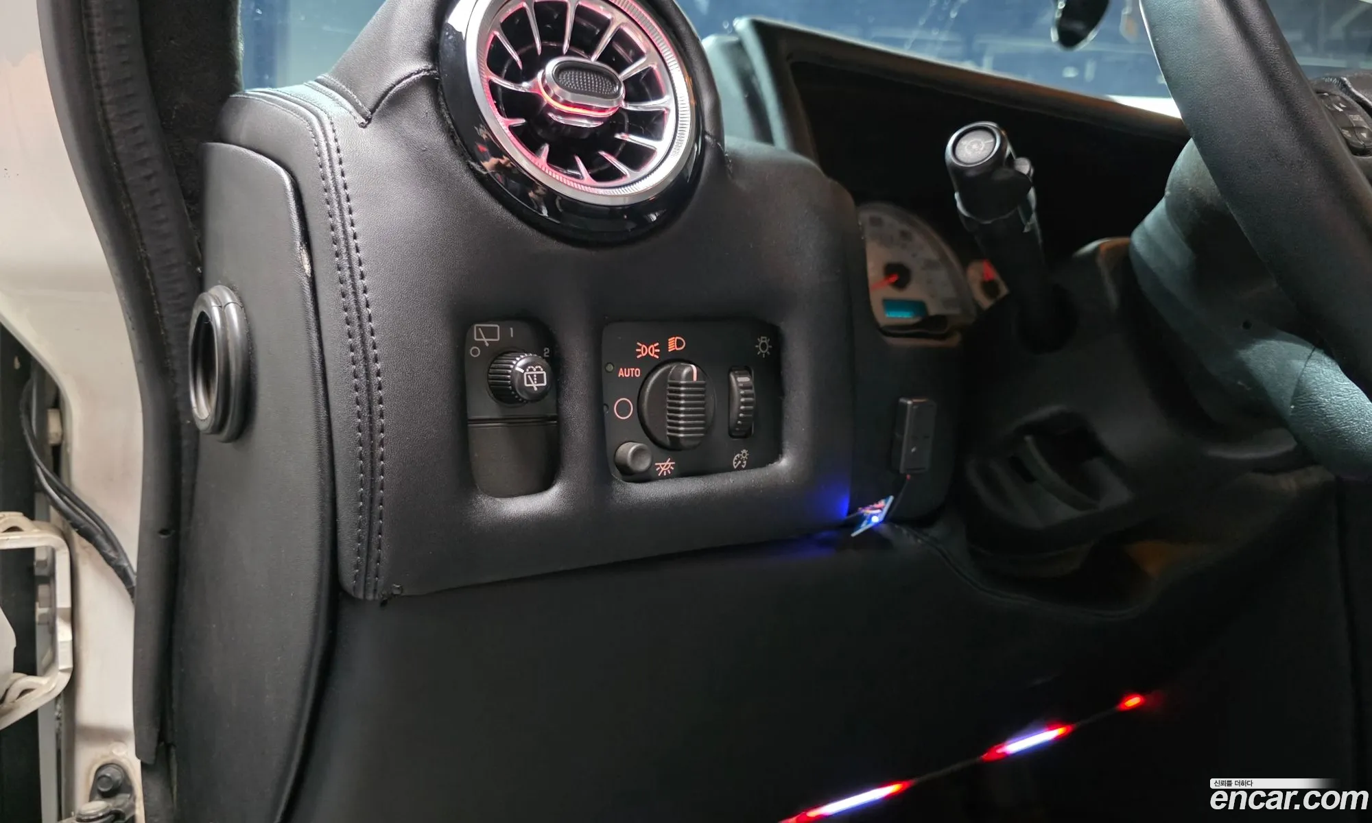 Hummer H2 2003 5GRGN23U53H144691 — 18