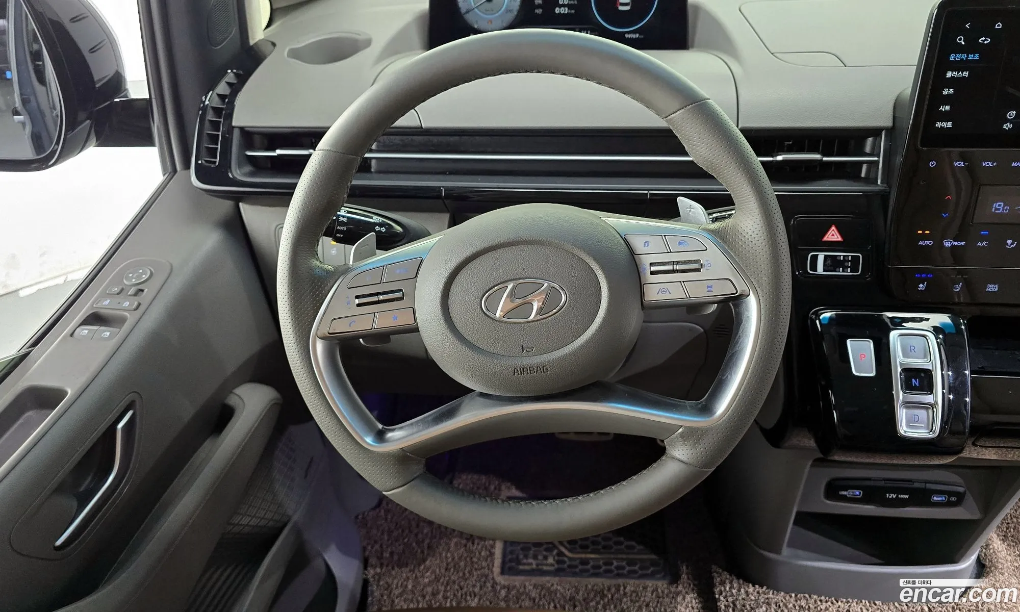 Hyundai Staria 2022 — 13