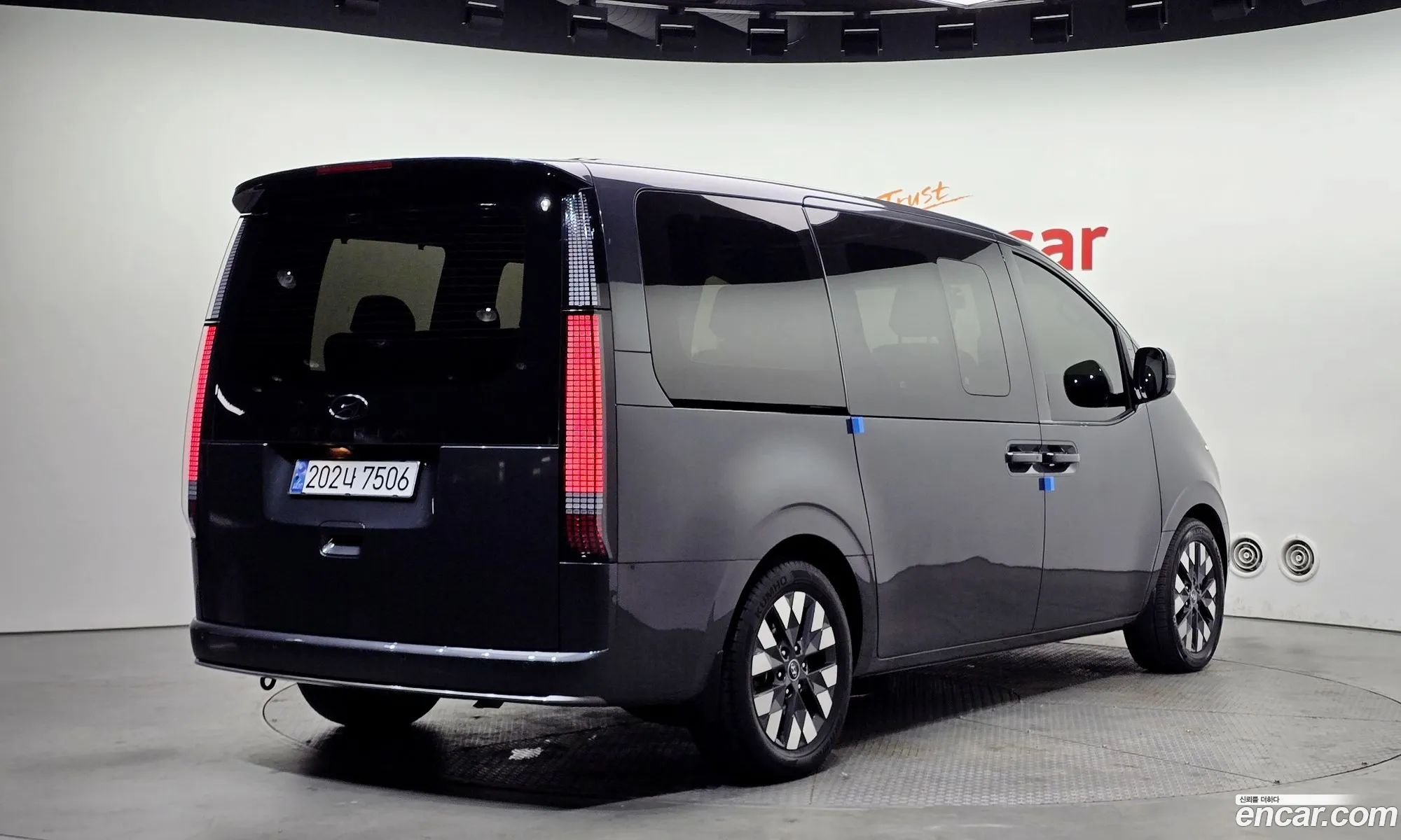 Hyundai Staria 2022 — 14
