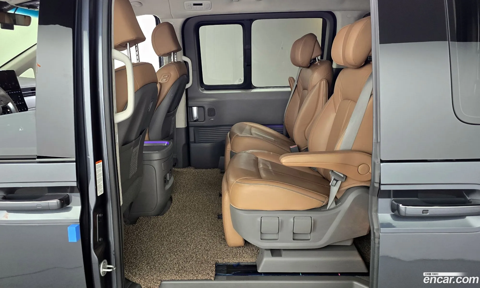 Hyundai Staria 2022 — 18