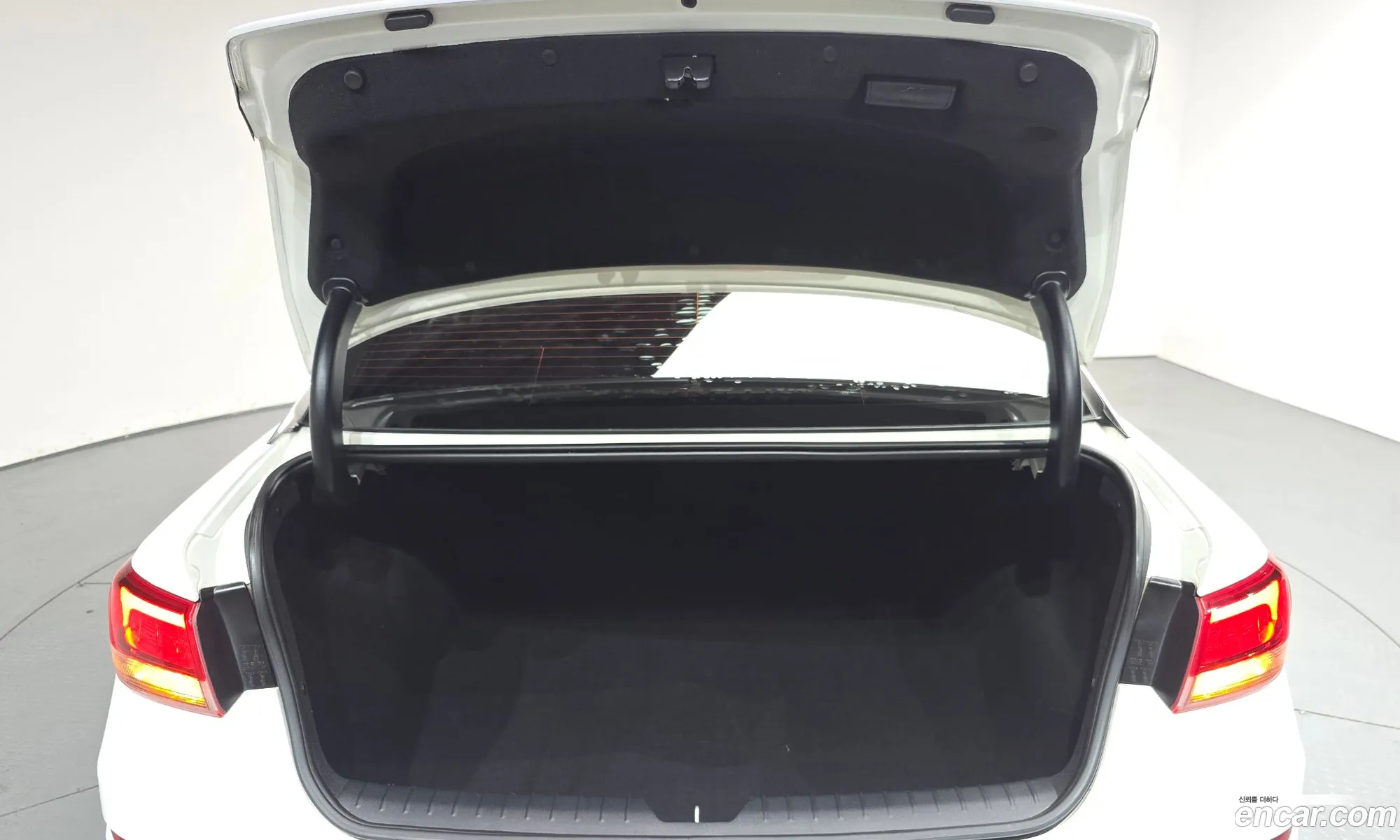 Kia K5 2019 — 13