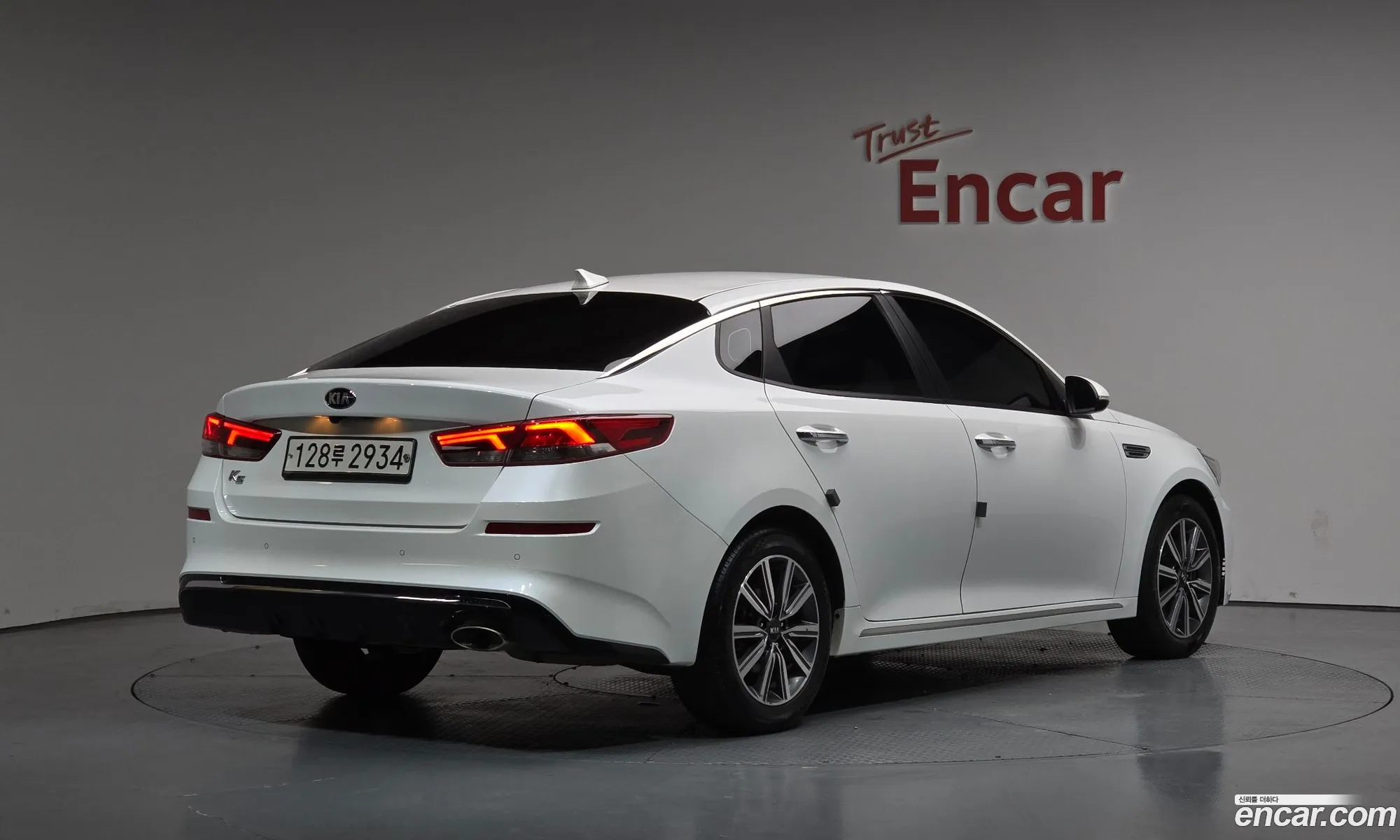 Kia K5 2019 — 11