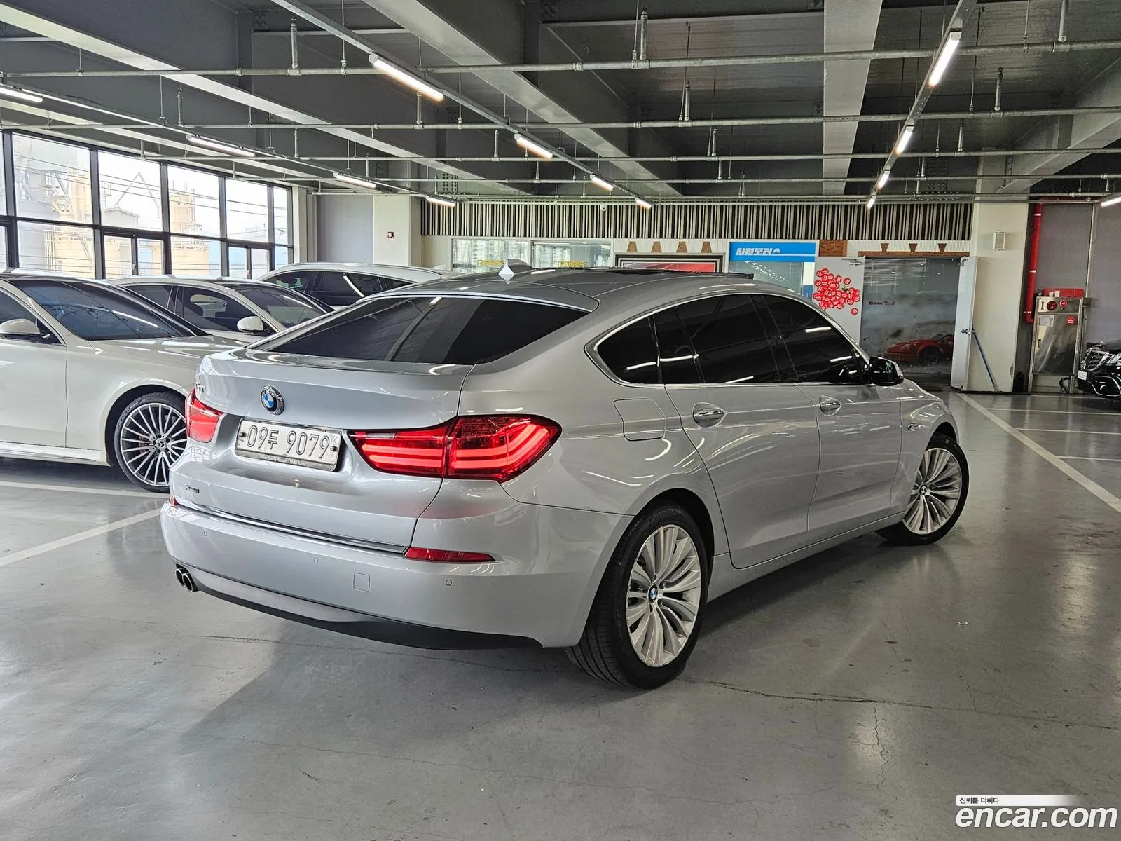 BMW 5 Series GT 2017 — 11