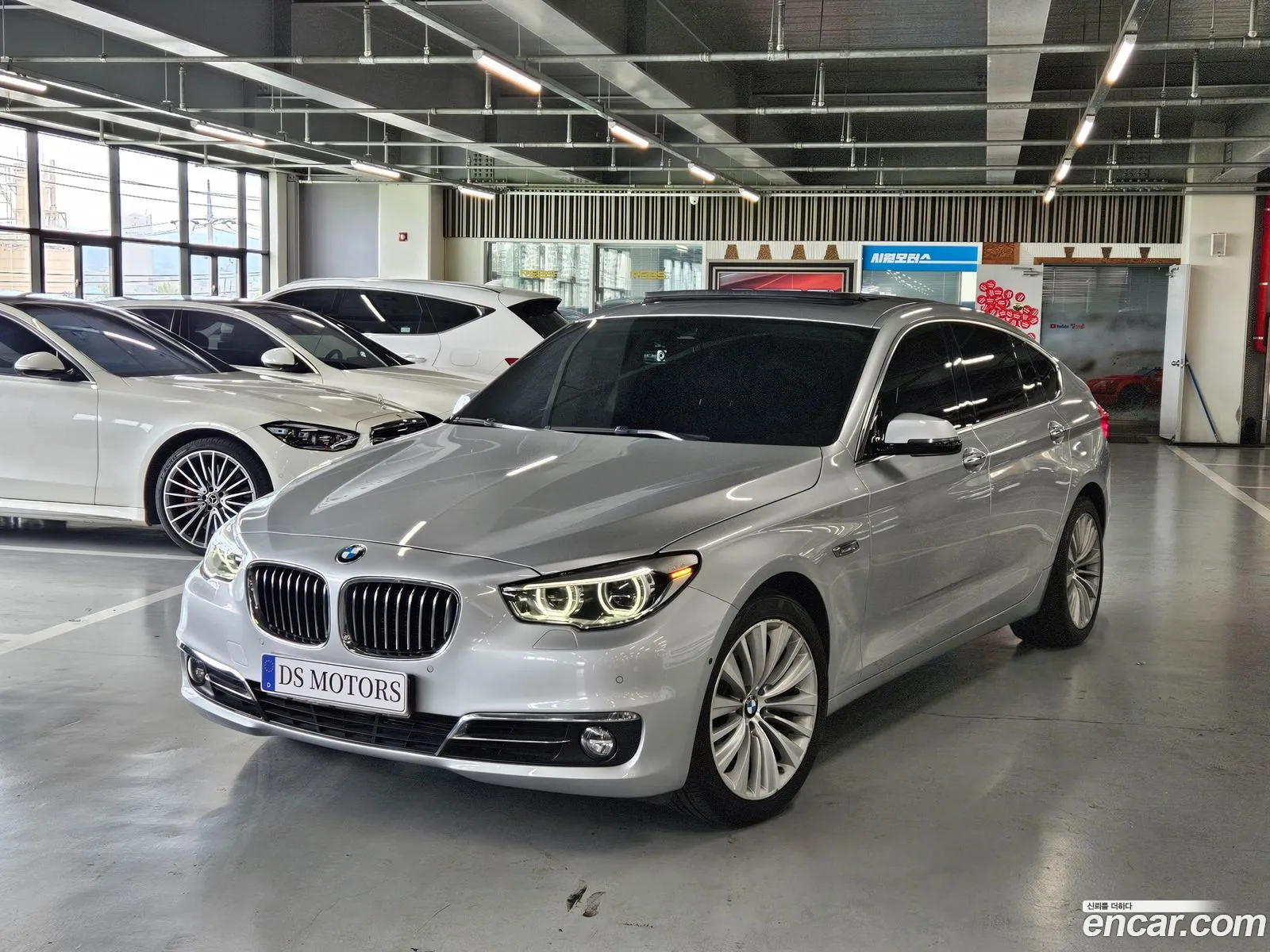 BMW 5 Series GT 2017 — 18
