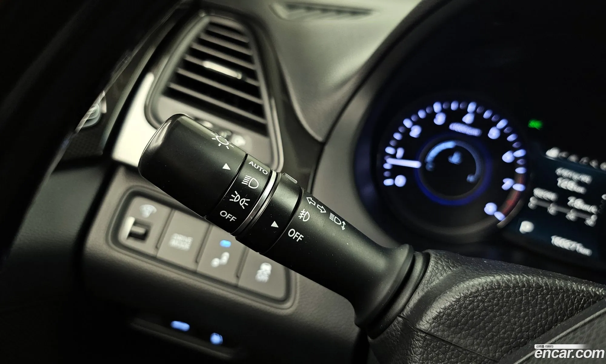 Hyundai Grandeur HG 2015 — 23