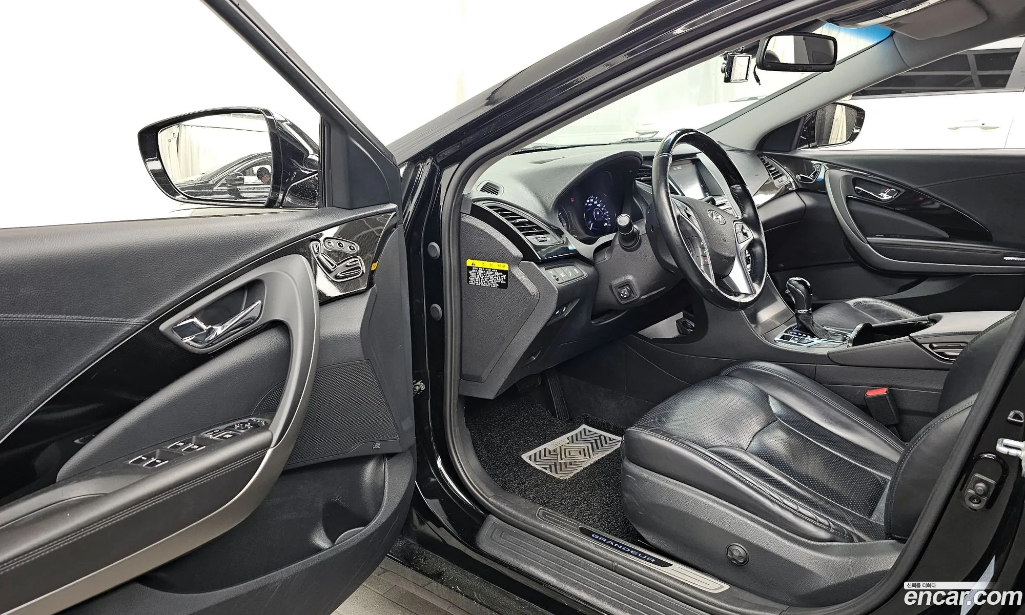 Hyundai Grandeur HG 2015 — 20