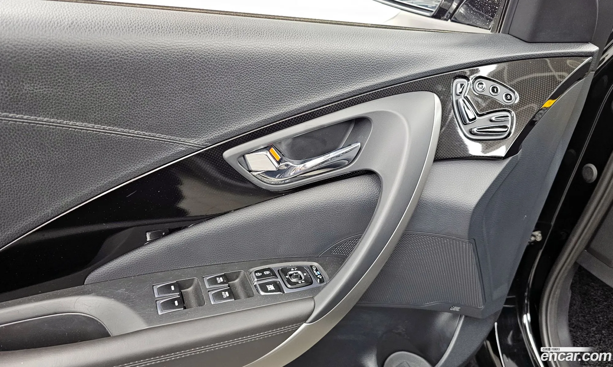 Hyundai Grandeur HG 2015 — 28