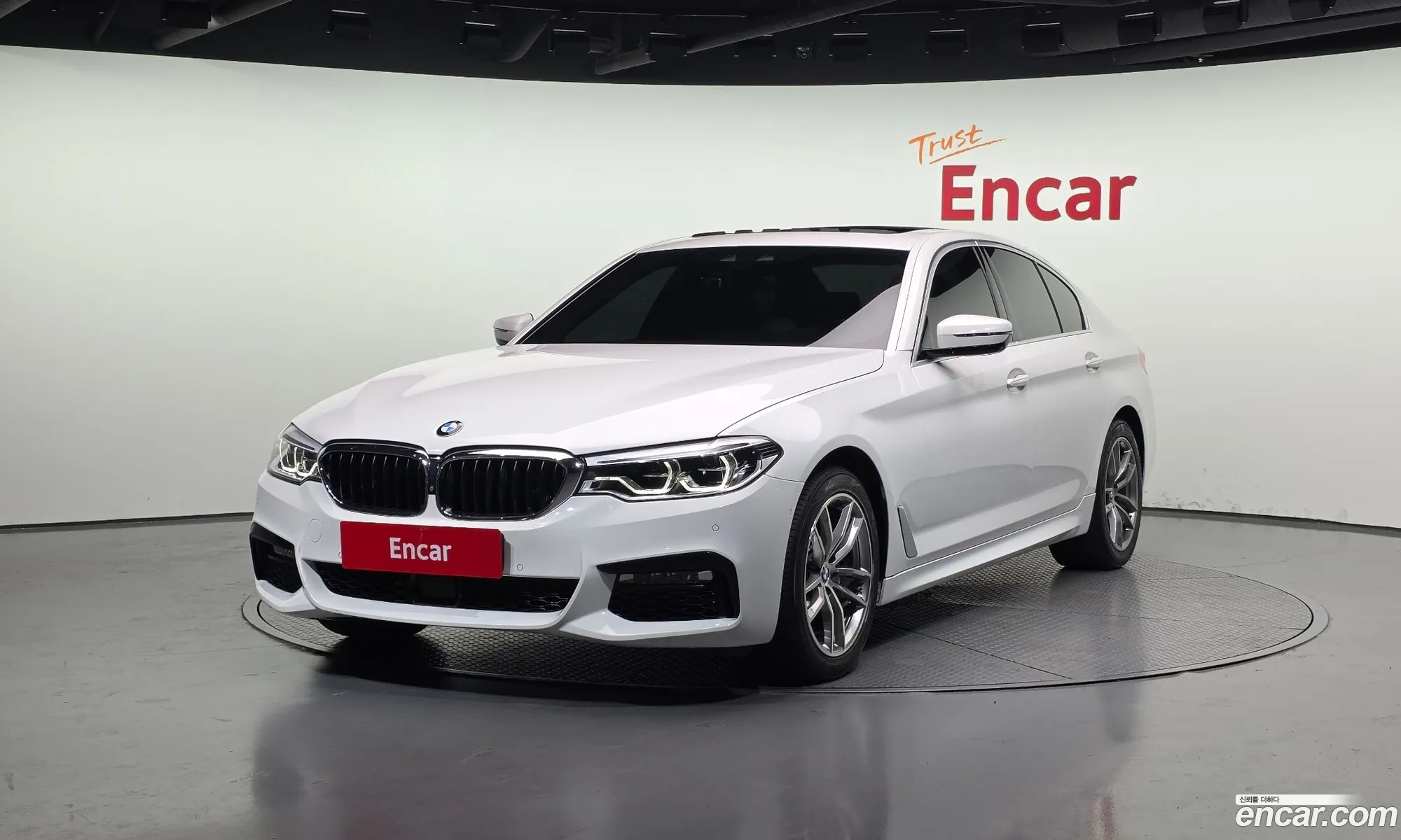 BMW 5 Series 2018 — 17