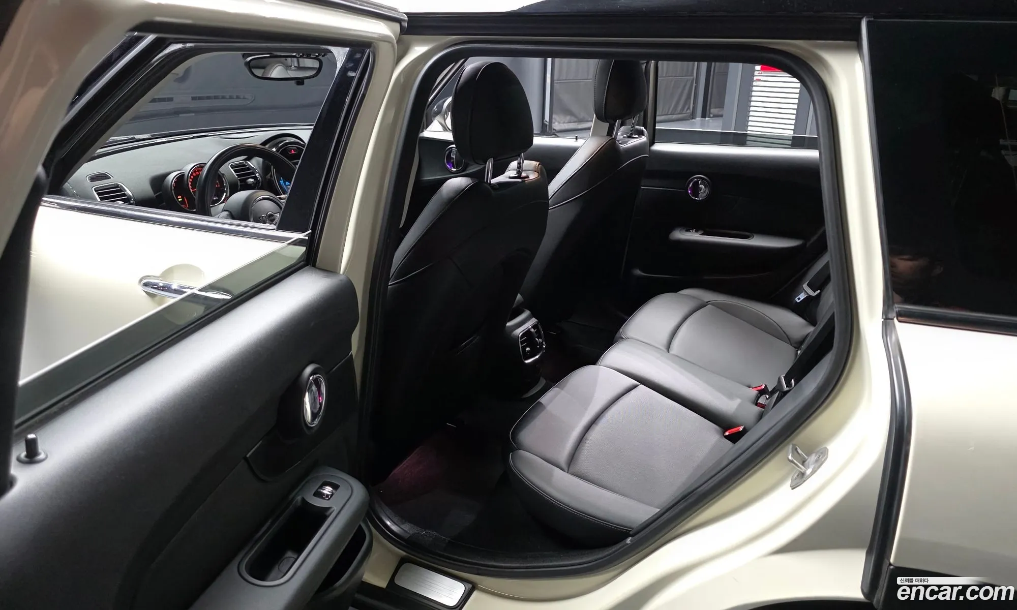 Mini Cooper Clubman 2018 — 24
