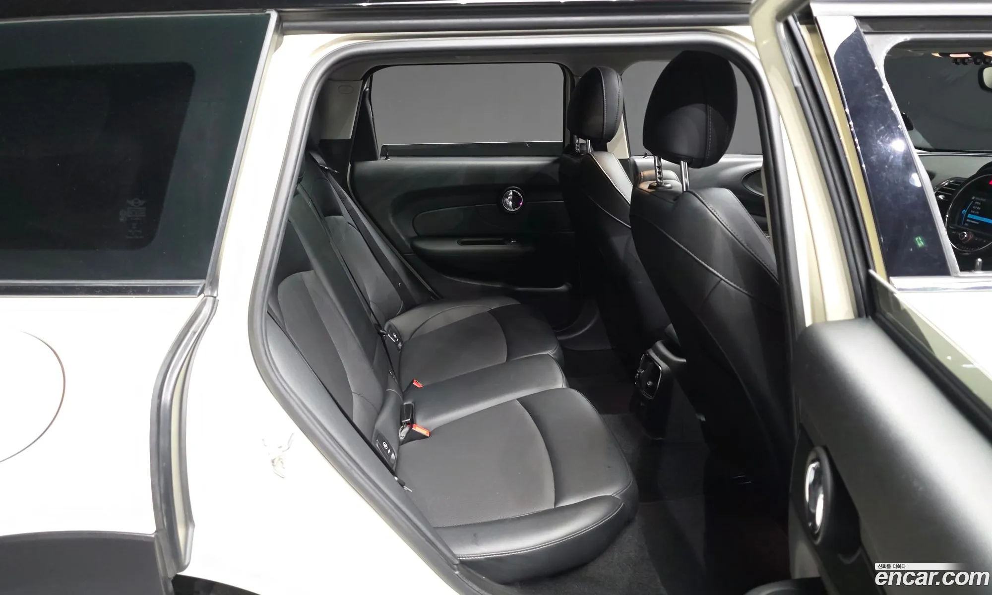 Mini Cooper Clubman 2018 — 16