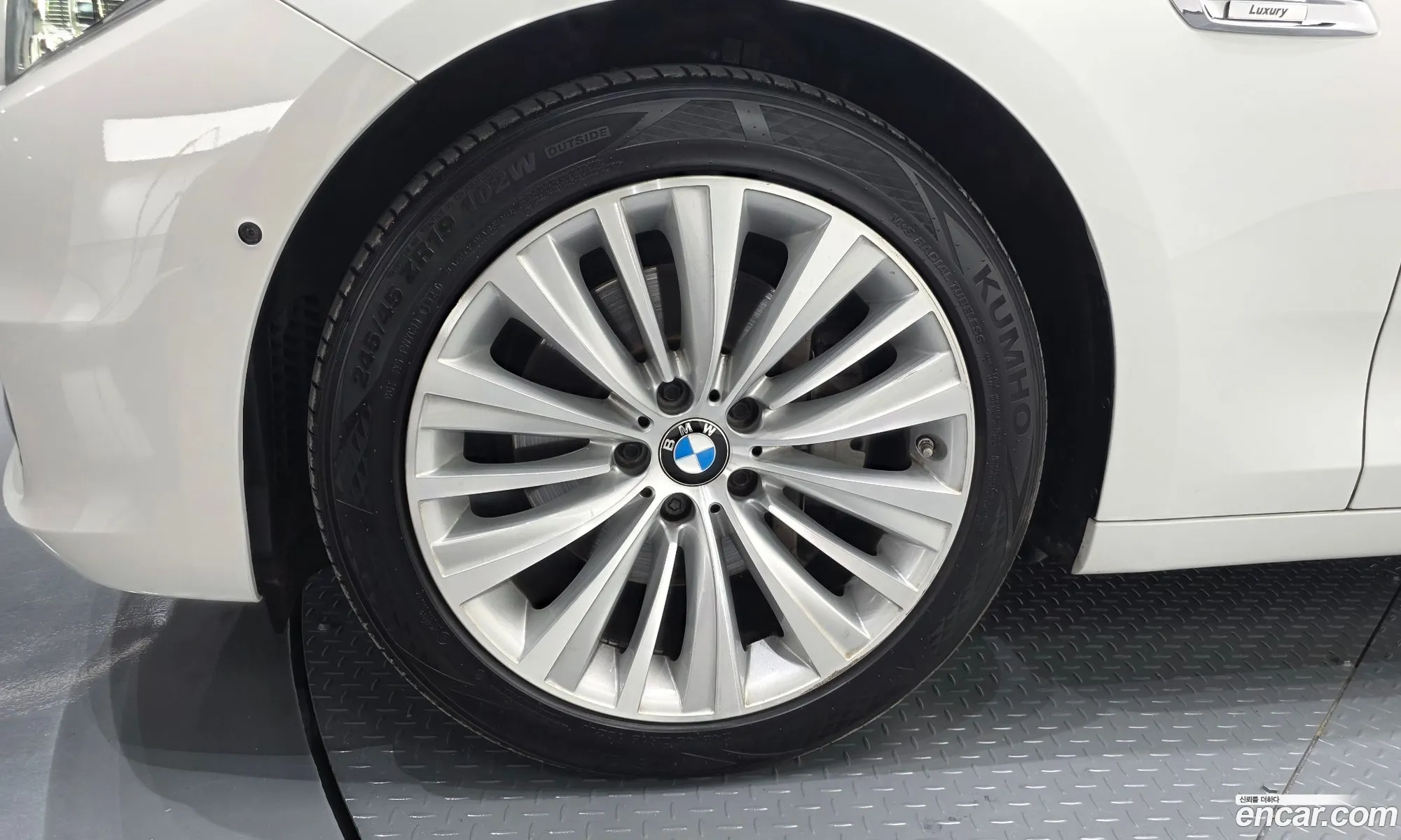 BMW 5 Series GT 2017 WBA5N2107HG269274 — 11