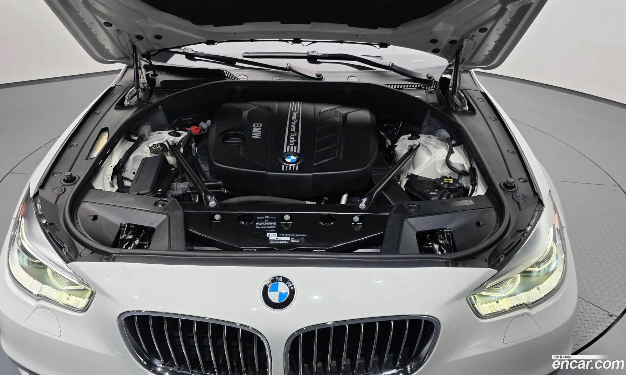 BMW 5 Series GT 2017 WBA5N2107HG269274 — 31