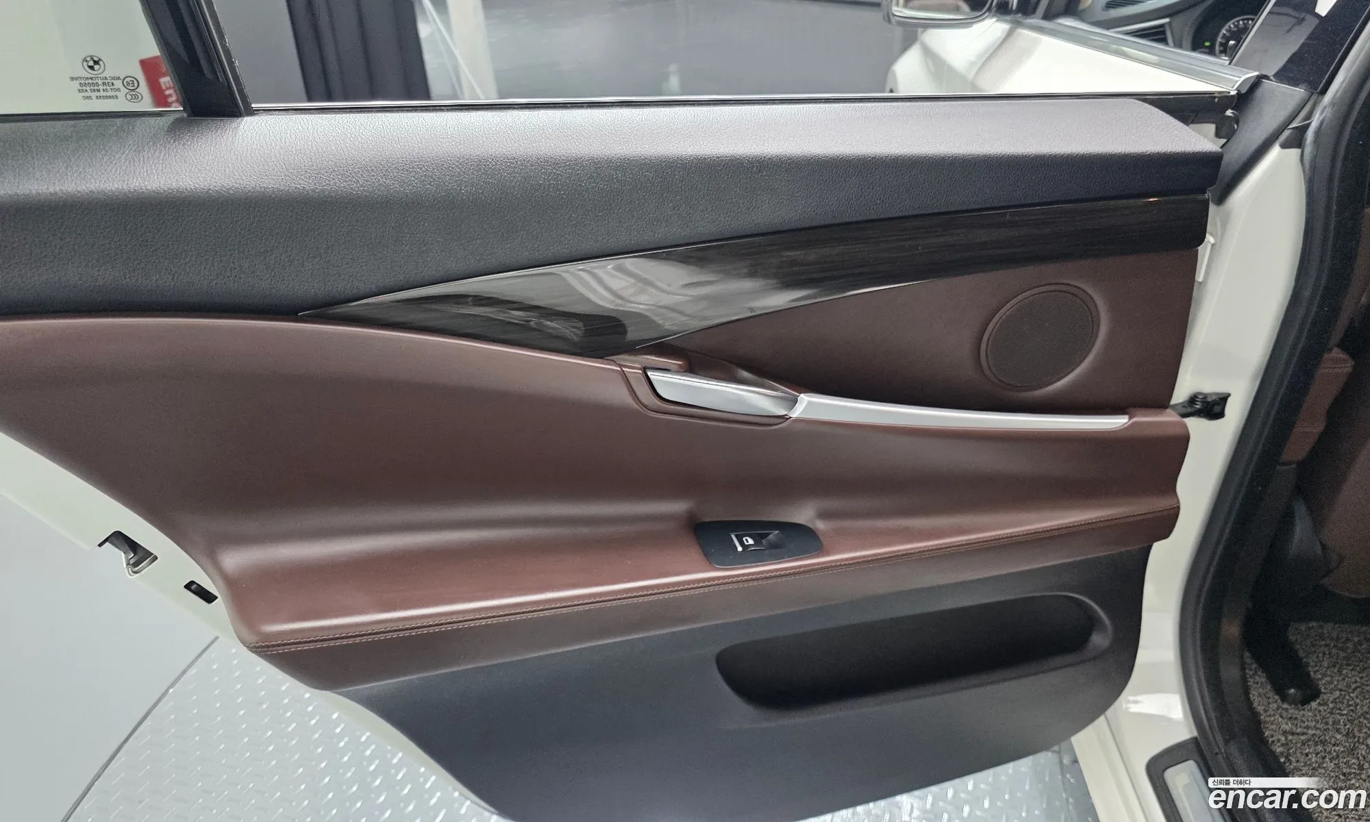 BMW 5 Series GT 2017 WBA5N2107HG269274 — 26