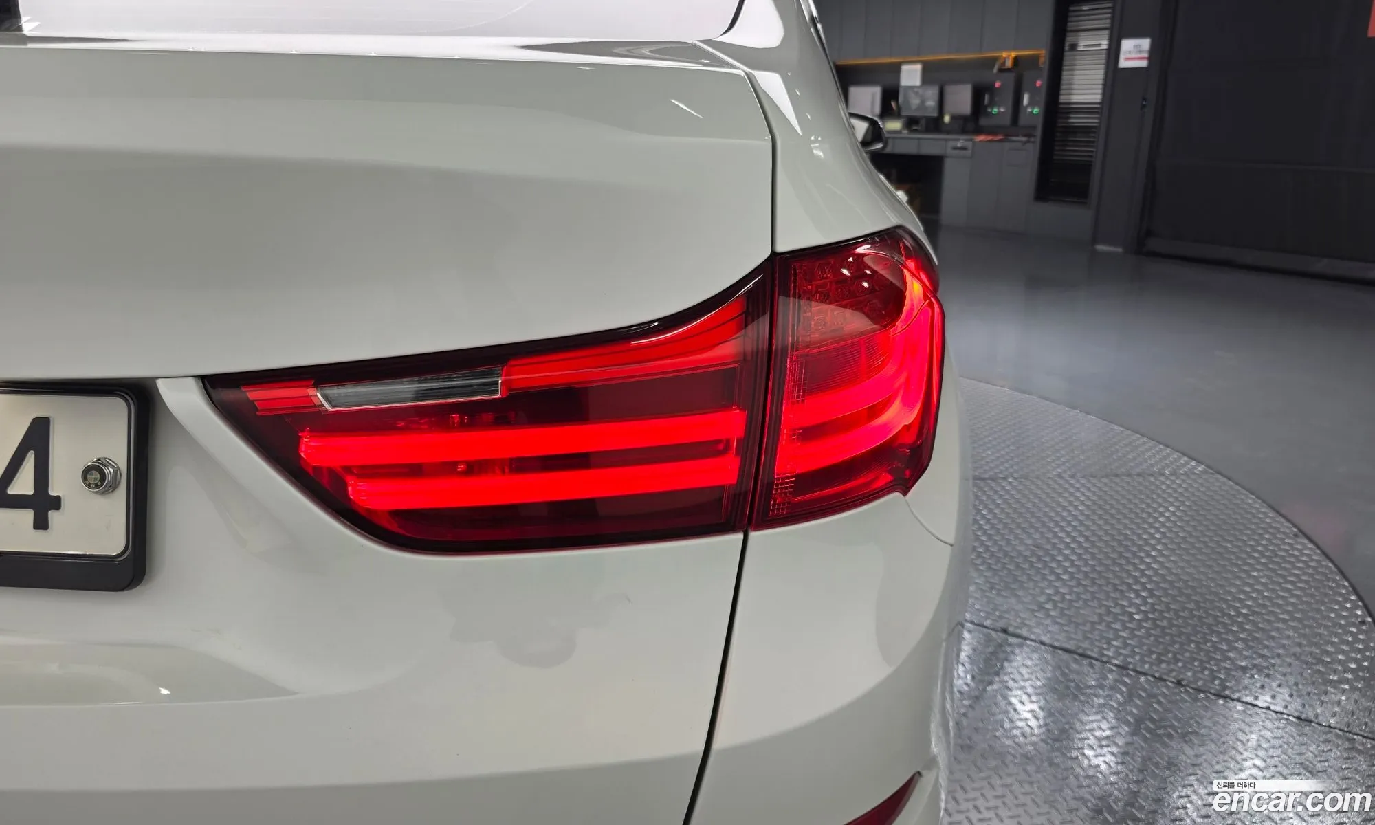 BMW 5 Series GT 2017 WBA5N2107HG269274 — 19