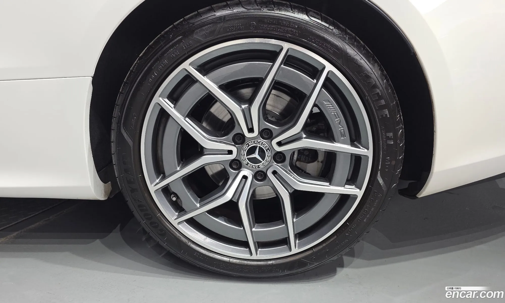 Mercedes-Benz E-Class W213 2022 — 27
