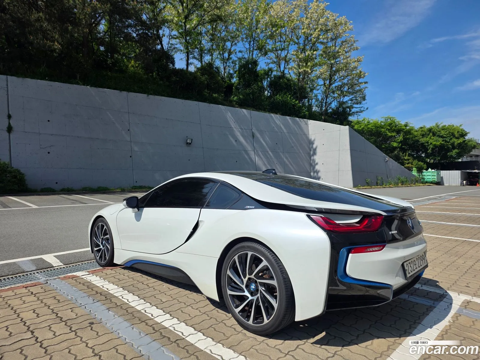 BMW i8