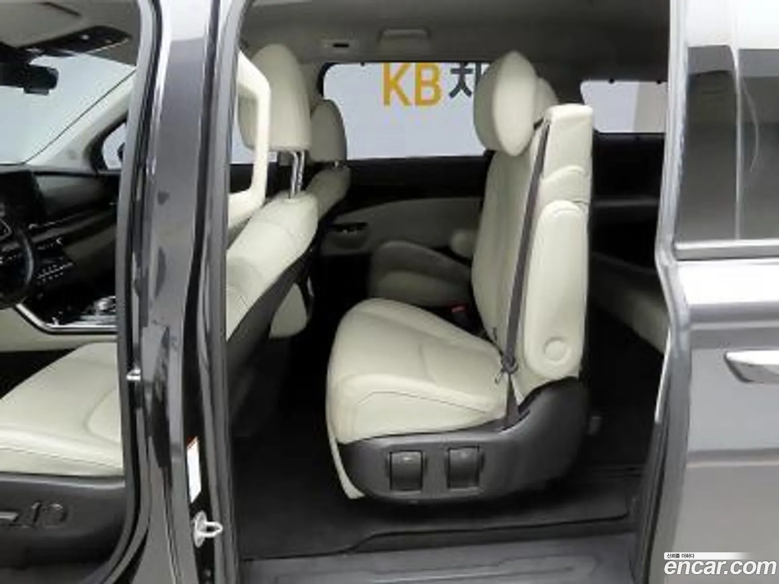 Kia Carnival 2021 — 11