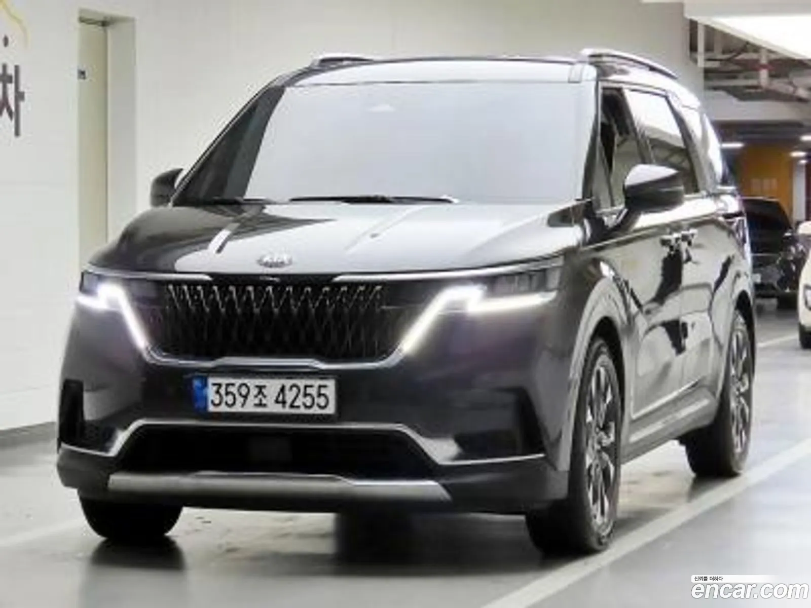 Kia Carnival 2021 — 12