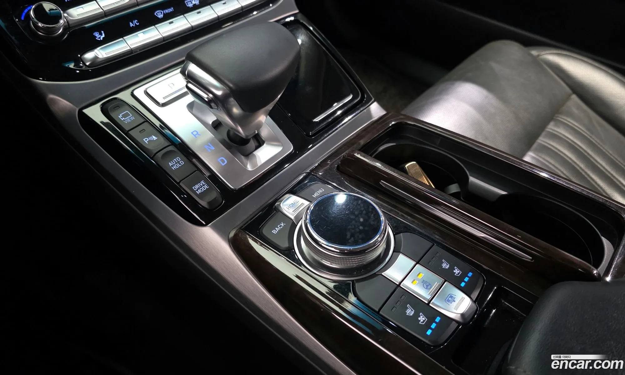 Genesis EQ900 2016 — 7