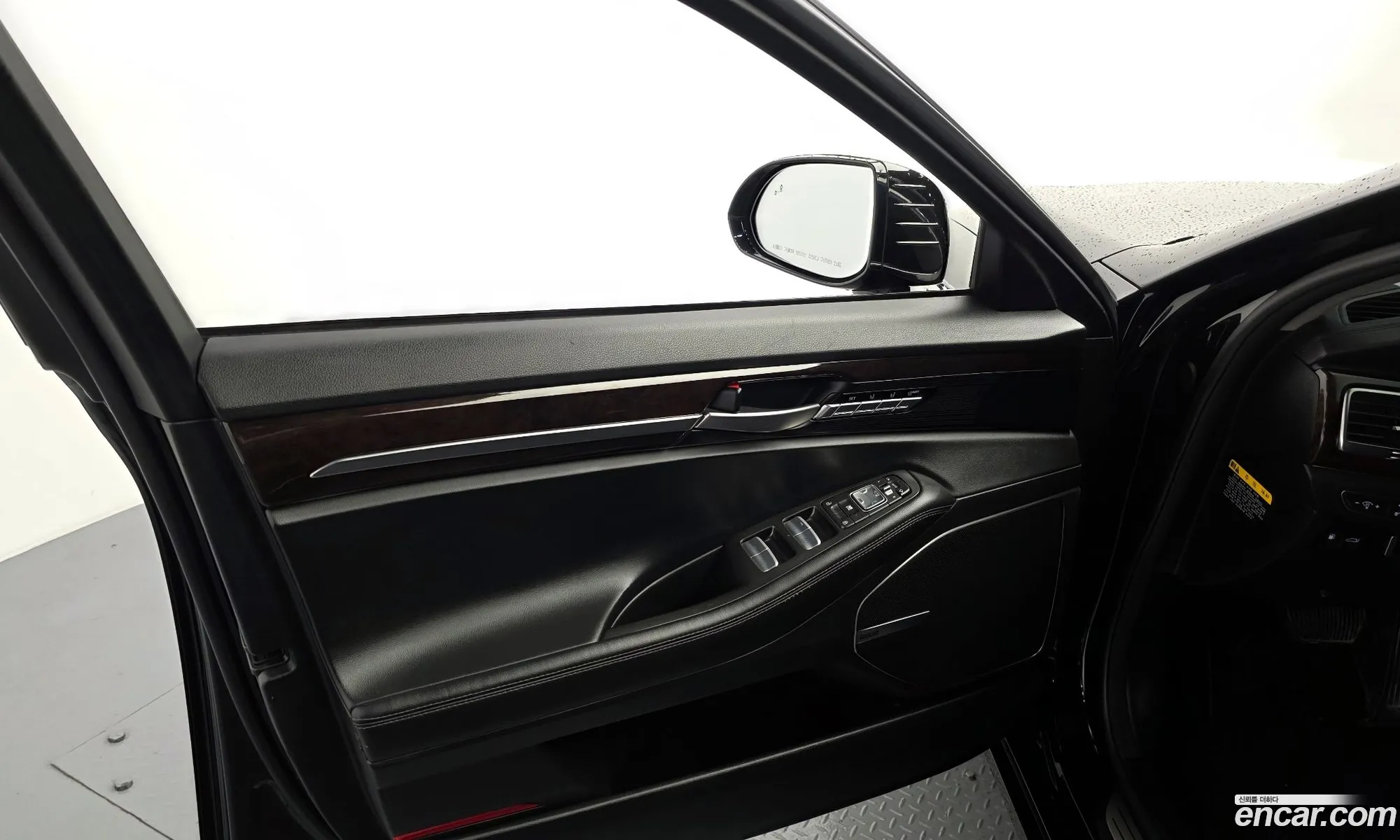 Genesis EQ900 2016 — 5