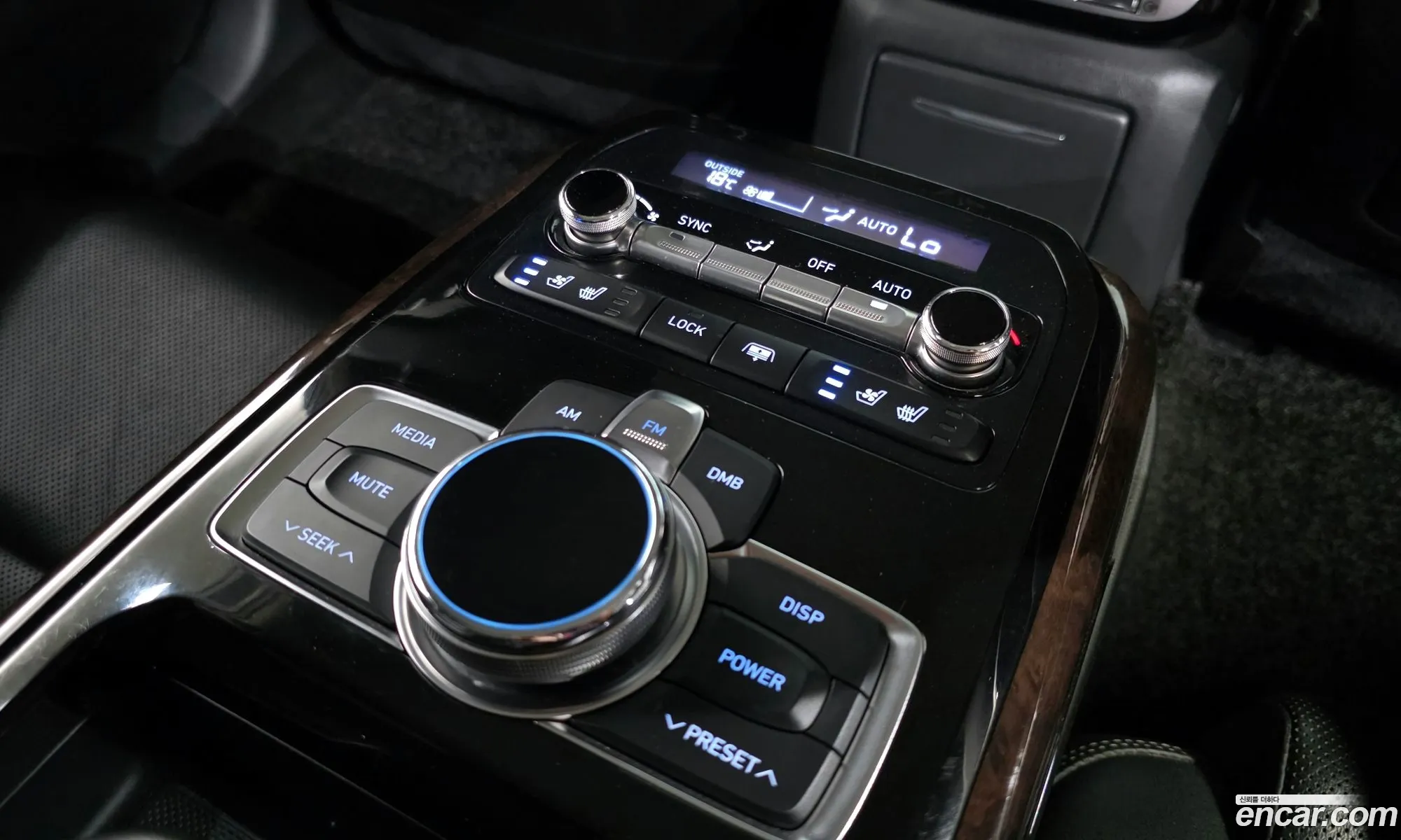 Genesis EQ900 2016 — 3