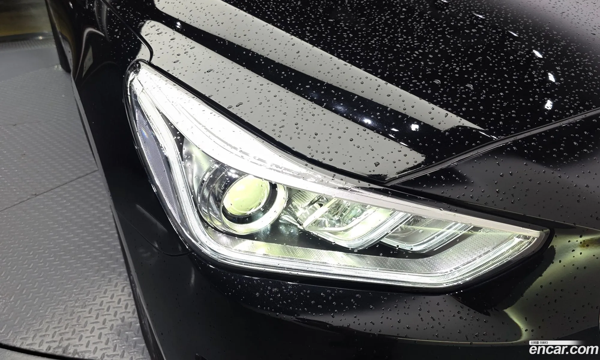 Genesis EQ900 2016 — 28
