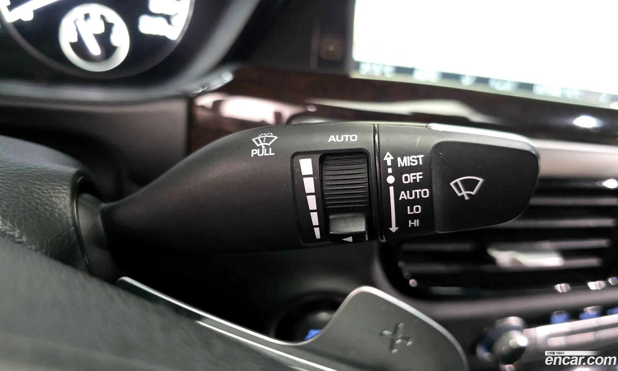 Genesis EQ900 2016 — 14