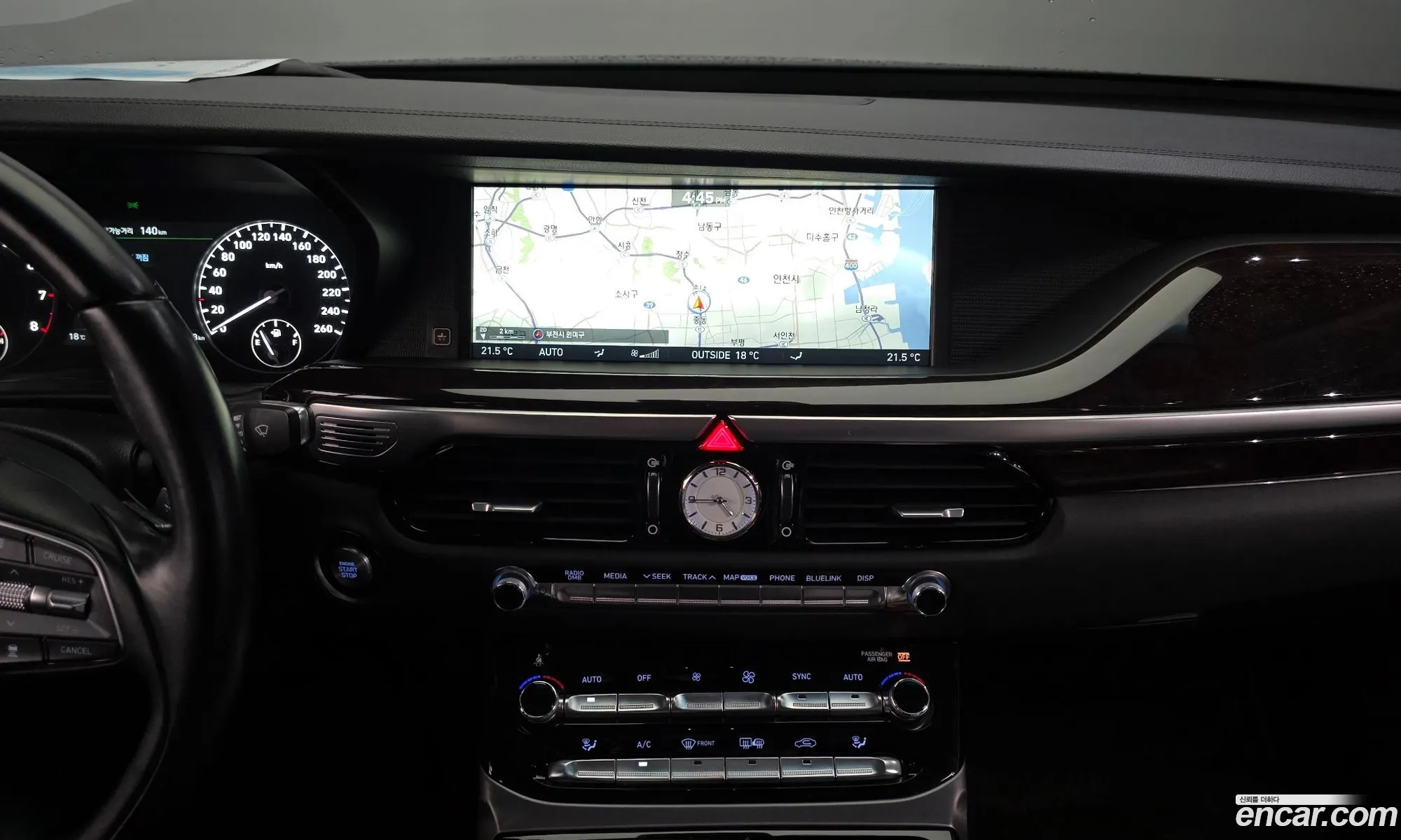 Genesis EQ900 2016 — 27