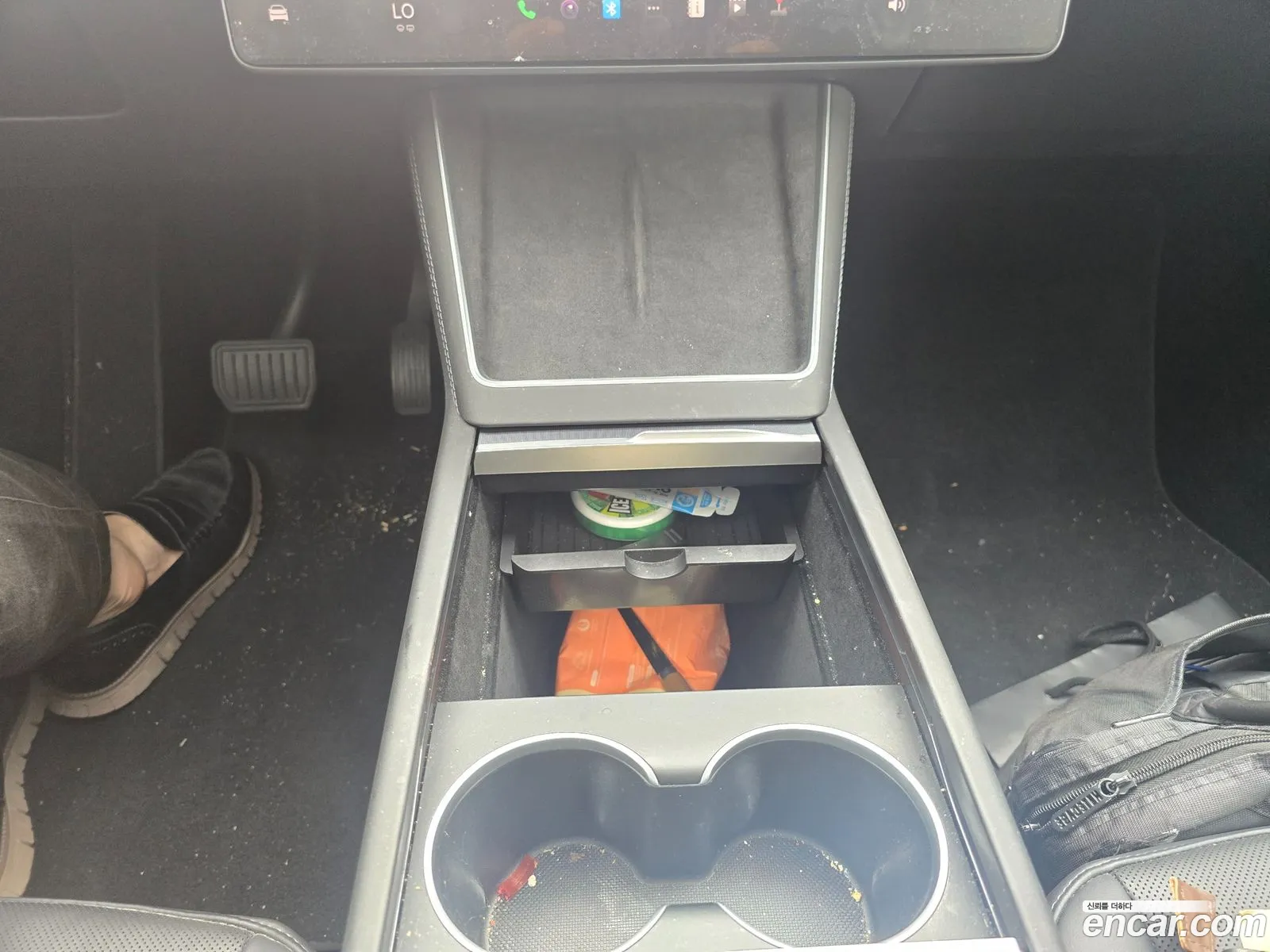 Tesla Model Y 2025 — 2