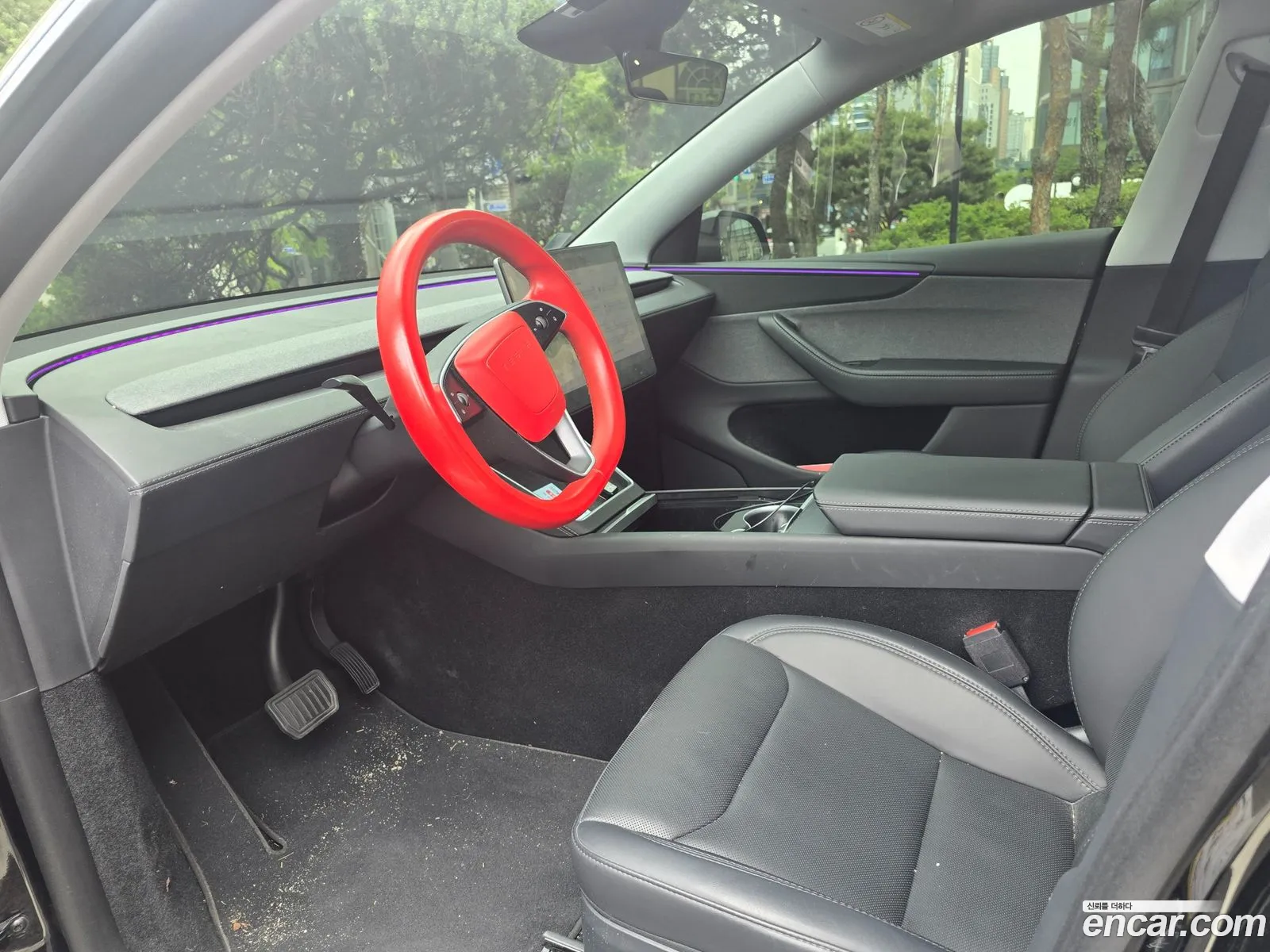 Tesla Model Y 2025 — 3