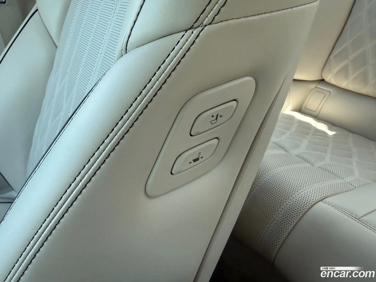 Genesis G70 2018 — 17